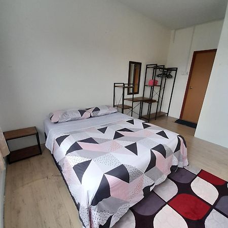 Adinda Homestay Kuala Terengganu Bagian luar foto